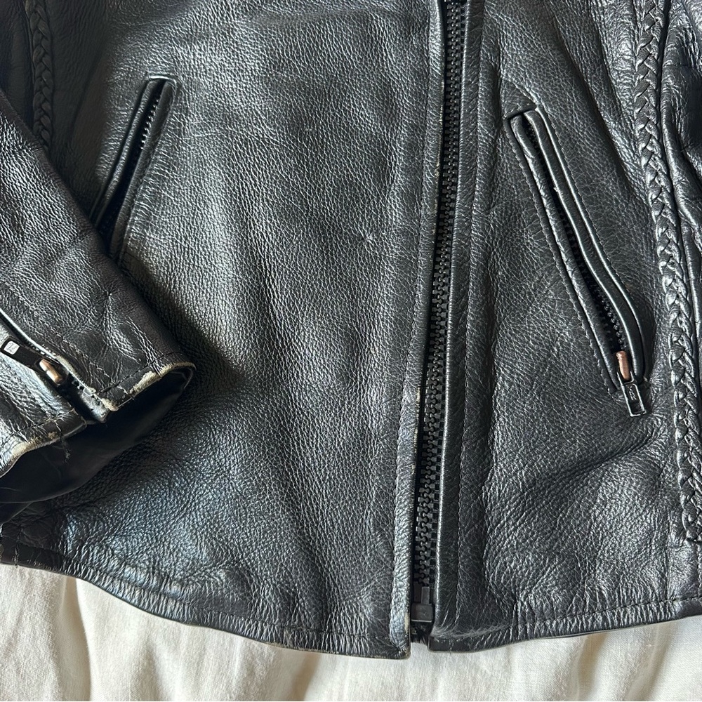 Vintage Leather Moto Jacket | lined & beautiful details | size small/medium - Picture 6 of 11